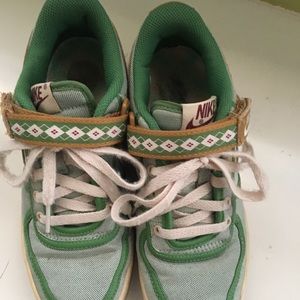 Nike ECU green sneaker